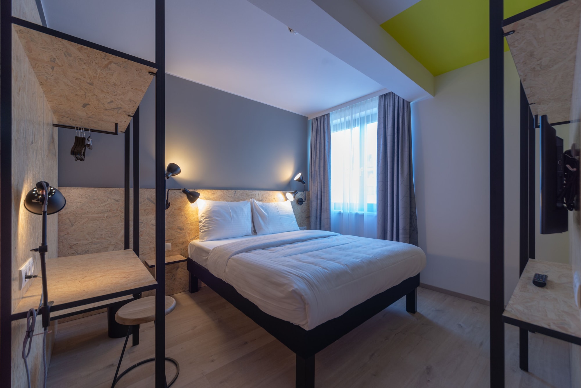 SUPERIOR, DOUBLE BED