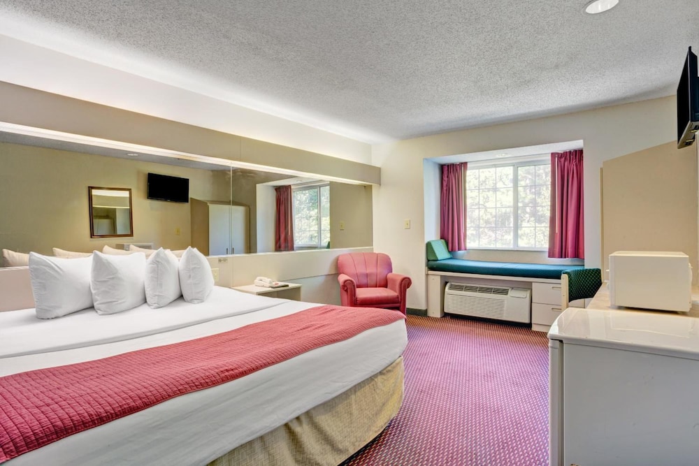 Microtel Inn &amp; Suites by Wyndham Union City/Atlanta Airport 16/37