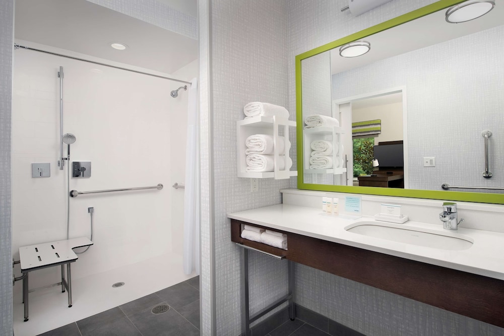 Hampton Inn Suites Lexington Sc 12/39