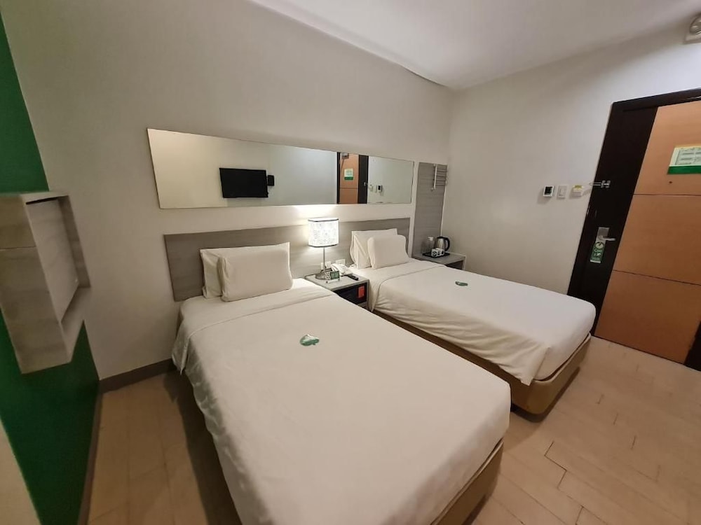Go Hotels Otis Manila 13/49