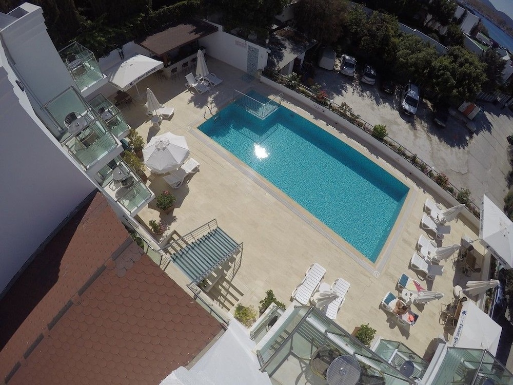 Gunay Hotel 33/37