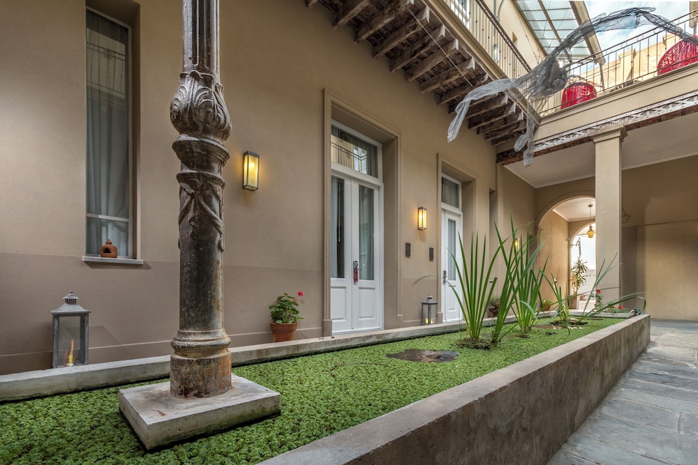 Patios de San Telmo Hotel 64/67