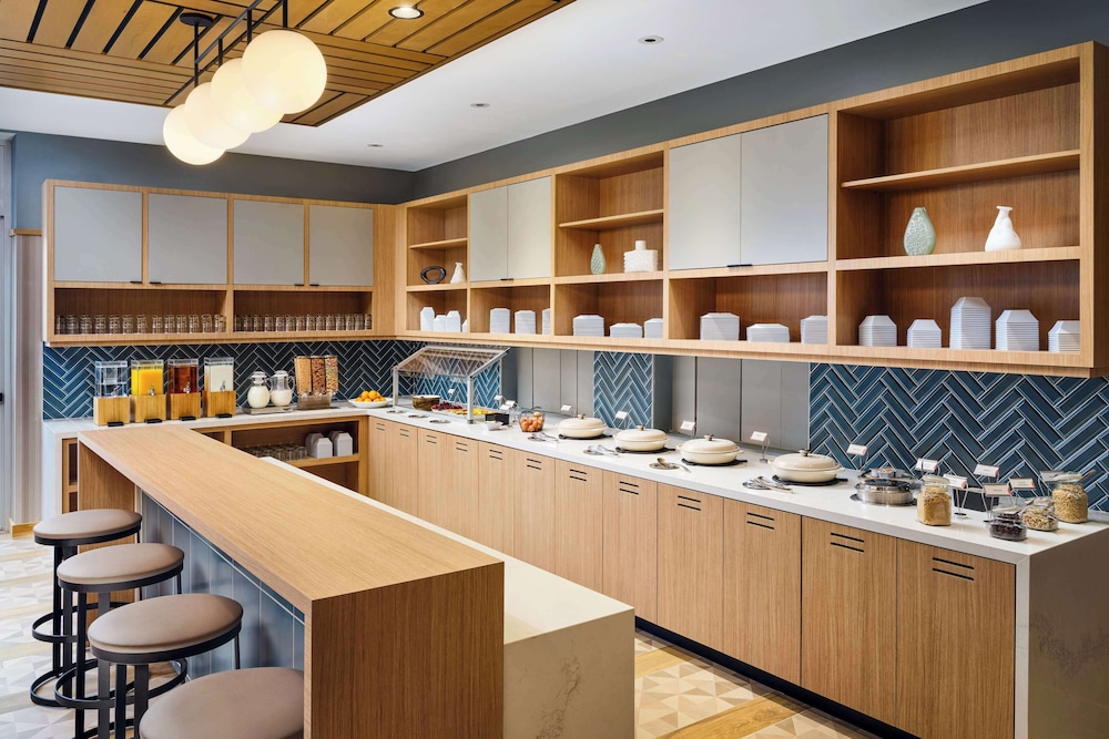 Hyatt Place Melbourne Airport 45/63