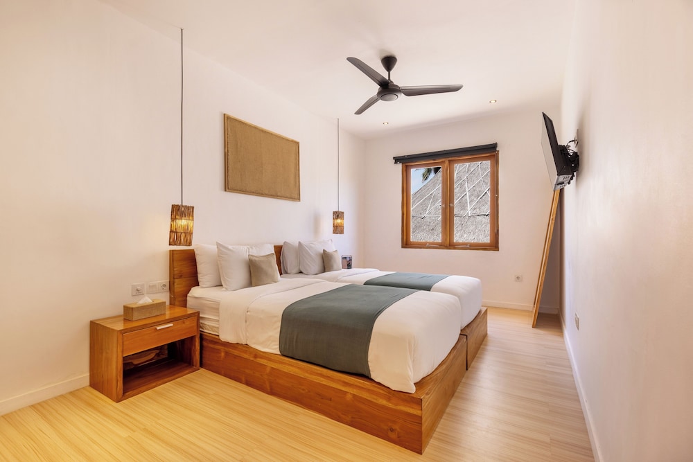 Studio, 1 Single and 2 Double Beds
