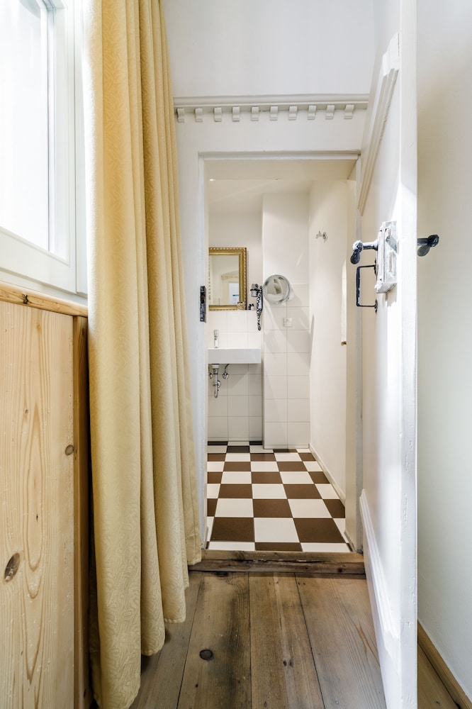 Bohemian Hotel 32/50