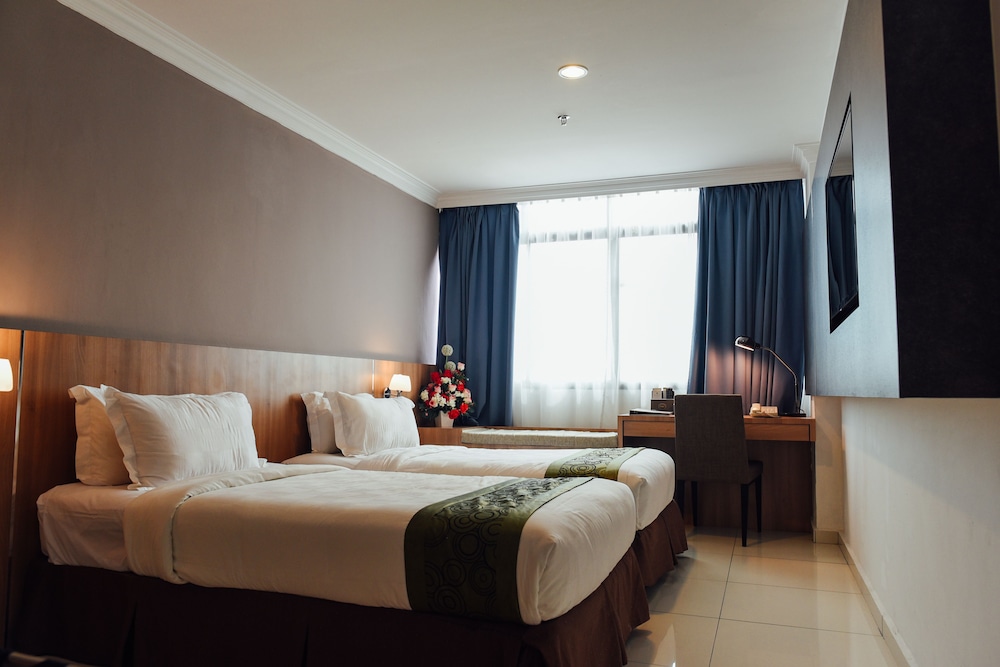 Standard, Twin Beds