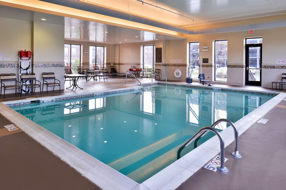 Hyatt Place Herndon/Dulles Airport-East 38/69