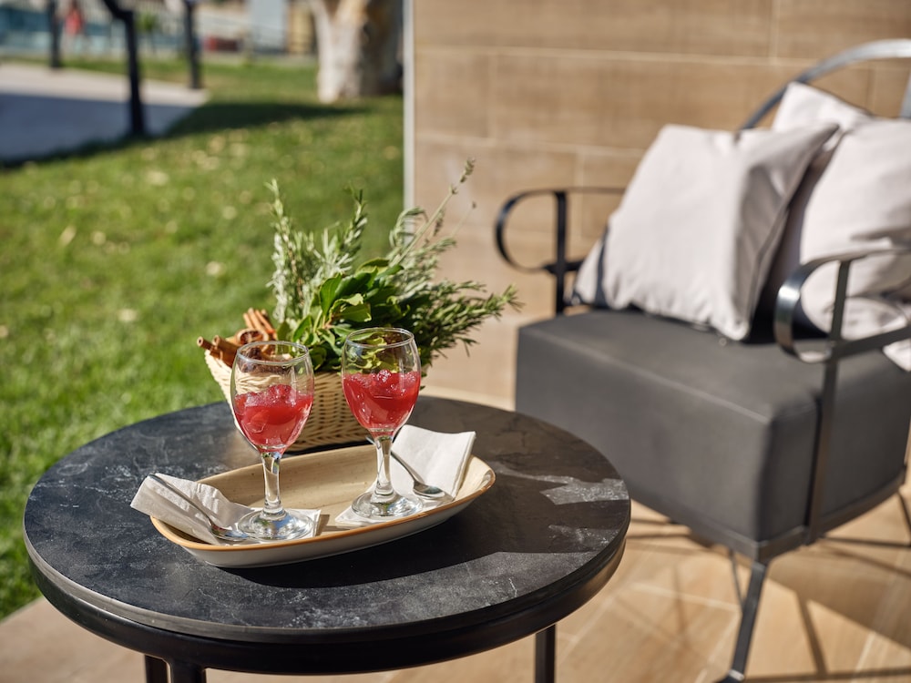 Cavo Orient Beach Hotel 31/50