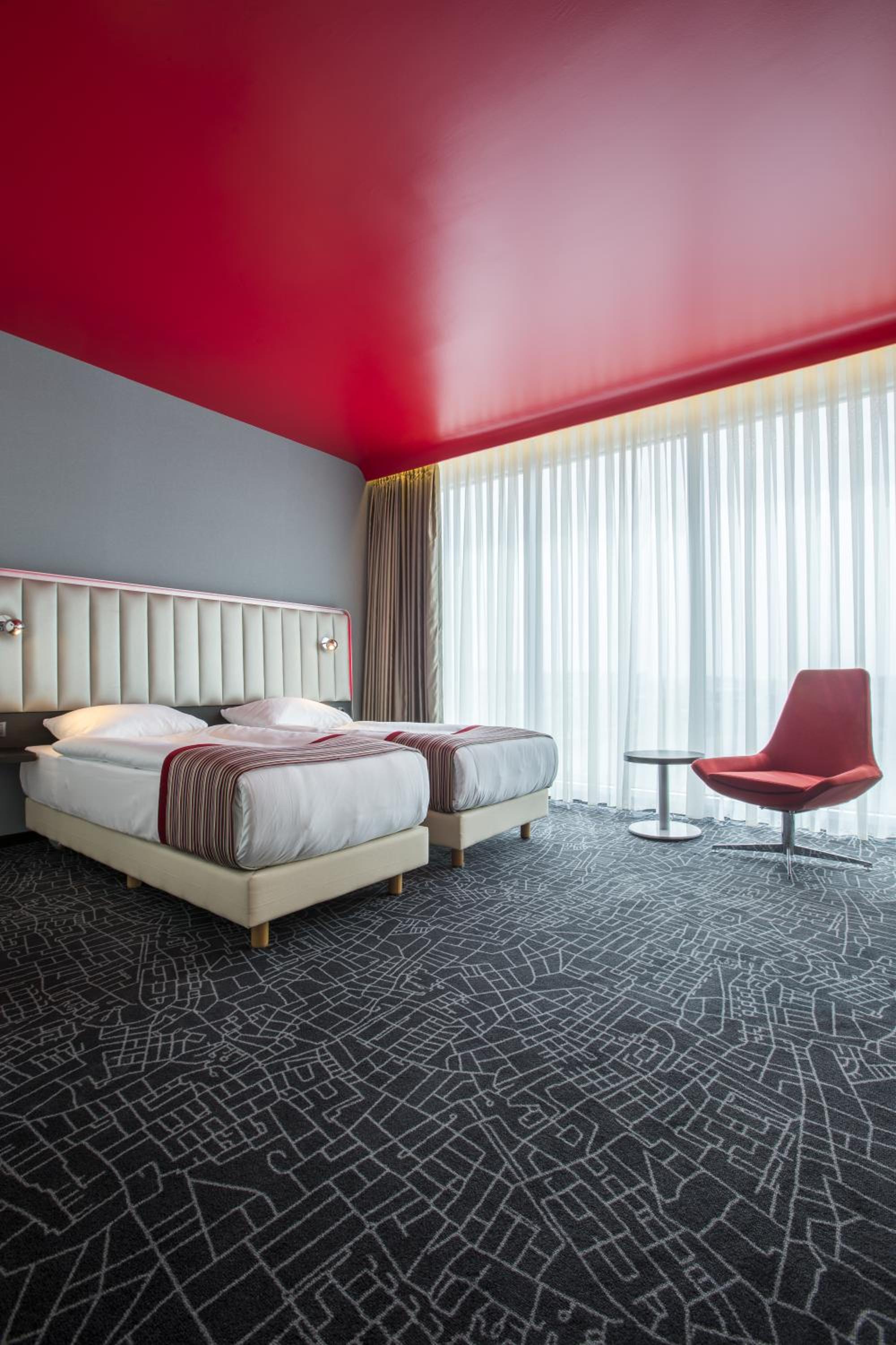 Guest Room, Standard