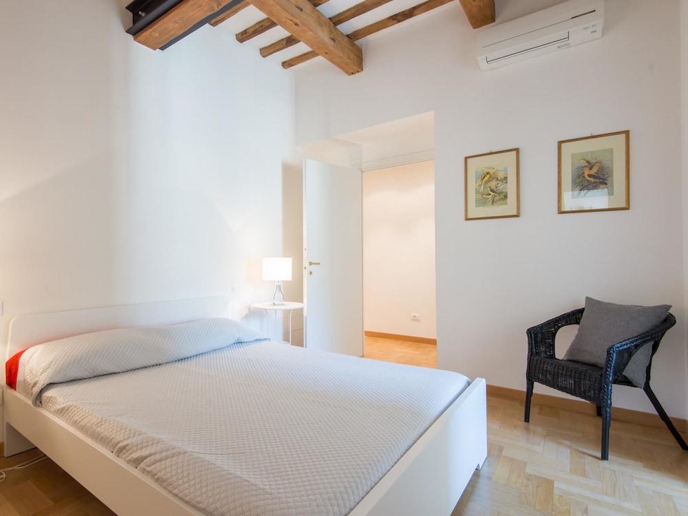 RSH Trevi Fountain Luxury Apartment 6/39