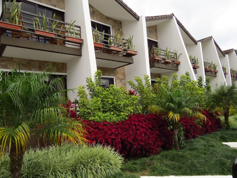 Hotel Ladera 48/50