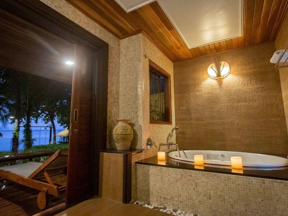 Tup Kaek Sunset Beach Resort and Spa 40/75