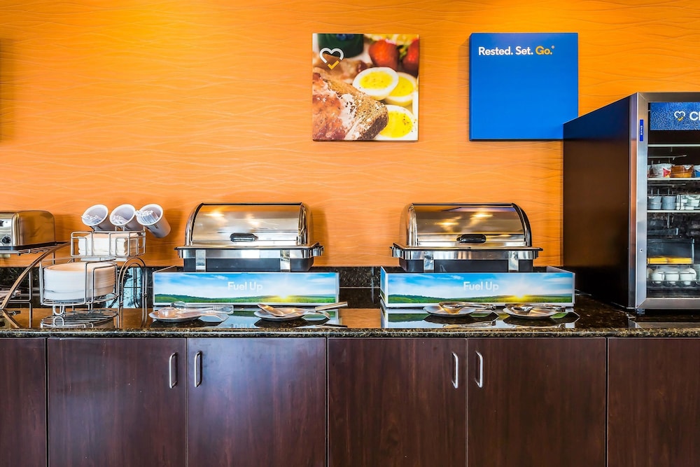 Comfort Inn & Suites Moore - Oklahoma City 43/48