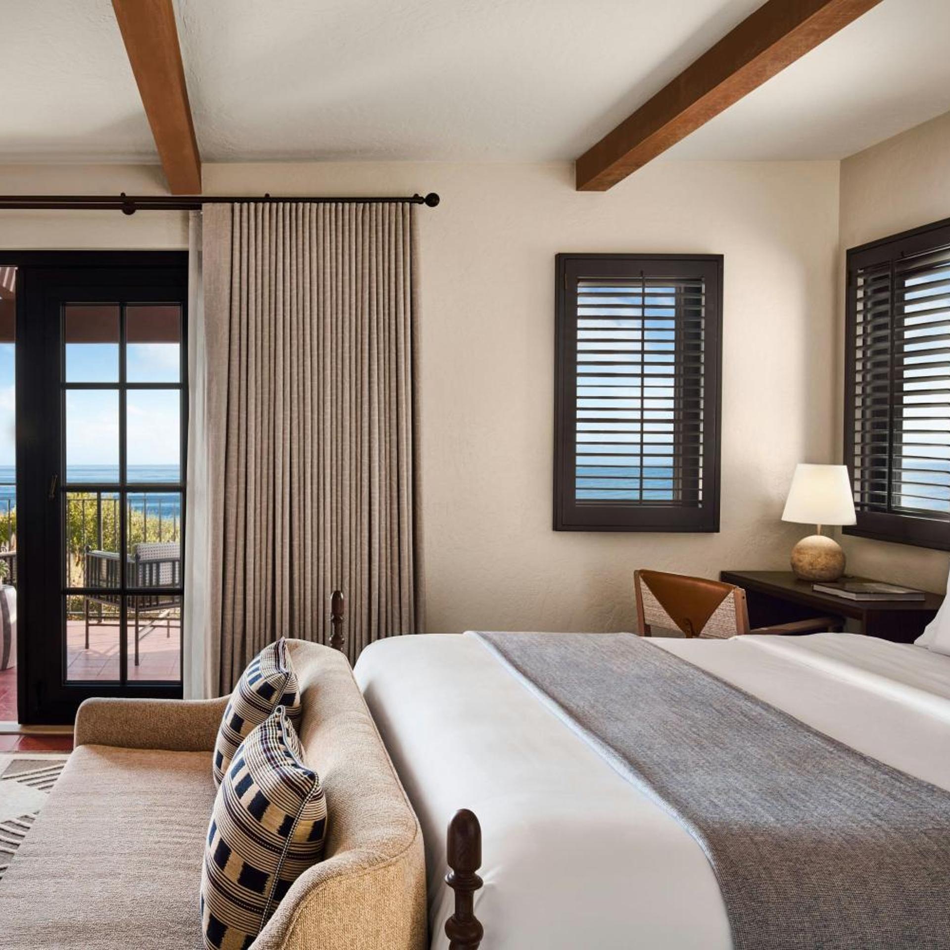 Signature, Suite, King Bed, Ocean View, Sofa