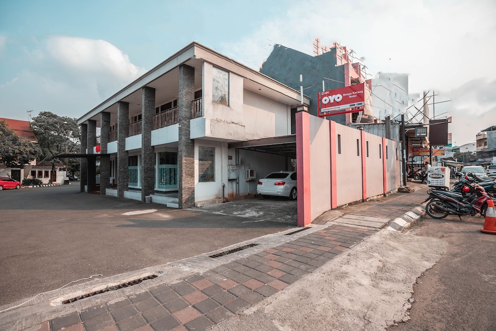 OYO 686 Bunga Karang Hotel 38/46