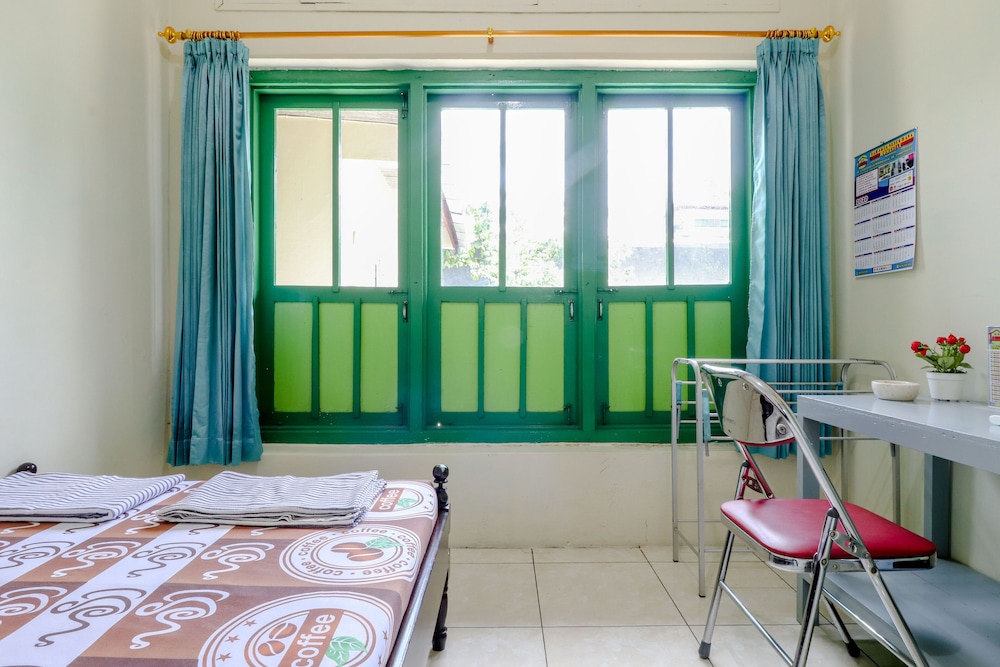 Bahagia Sederhana Home Stay - Hostel by ZUZU 29/50