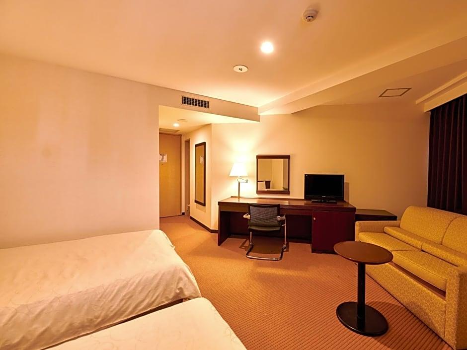 Courtland Hotel 18/33