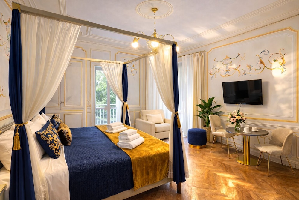 ROYAL, GOLDONI, QUADRUPLE