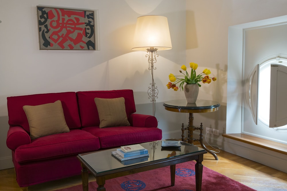 Albergo Pietrasanta 50/66