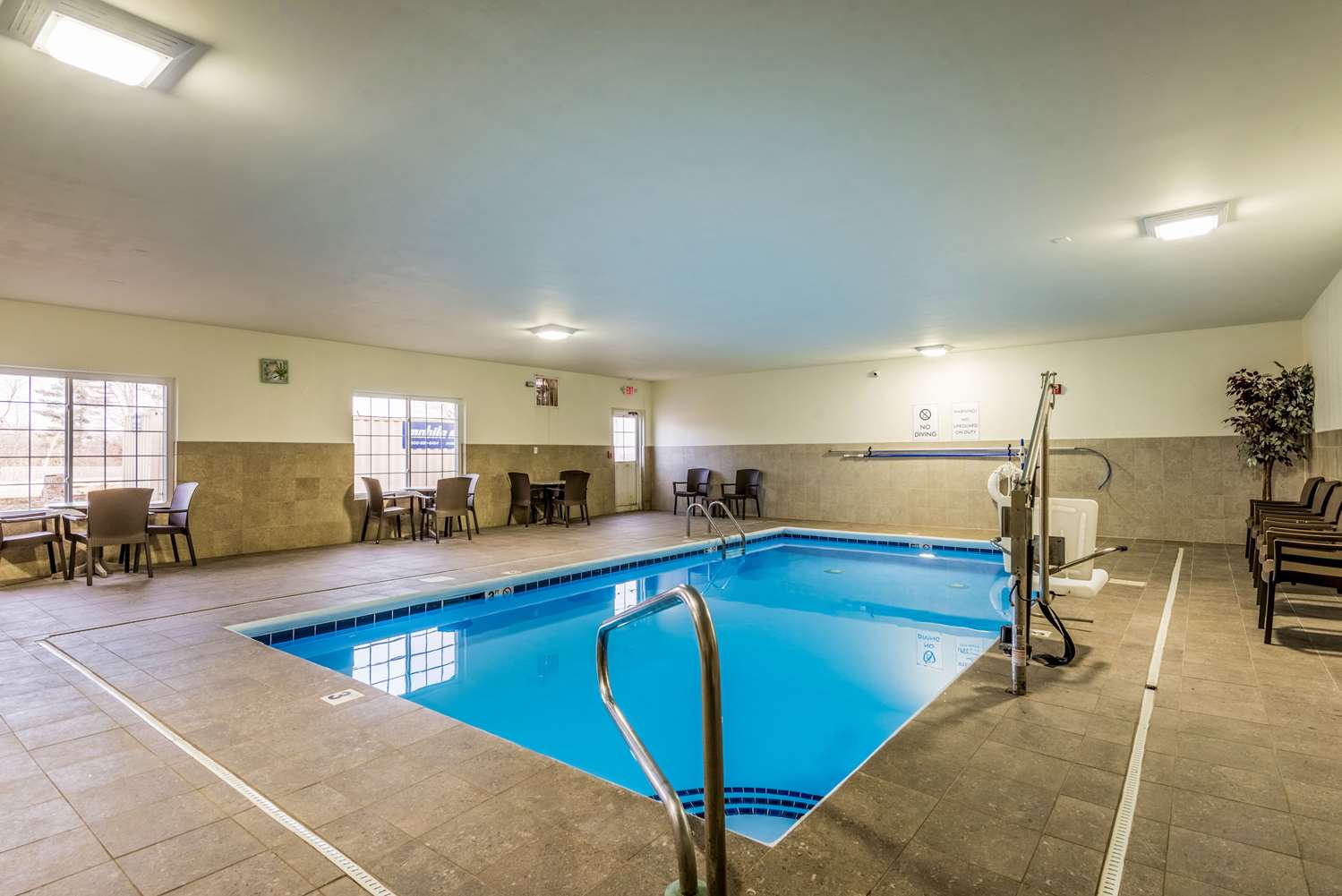 Comfort Inn and Suites Dayton North 11/24
