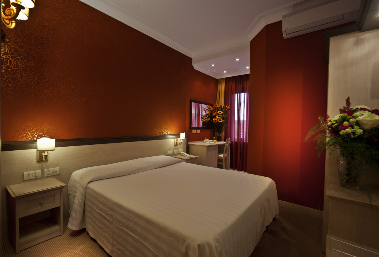 SUPERIOR, DOUBLE OR TWIN BED