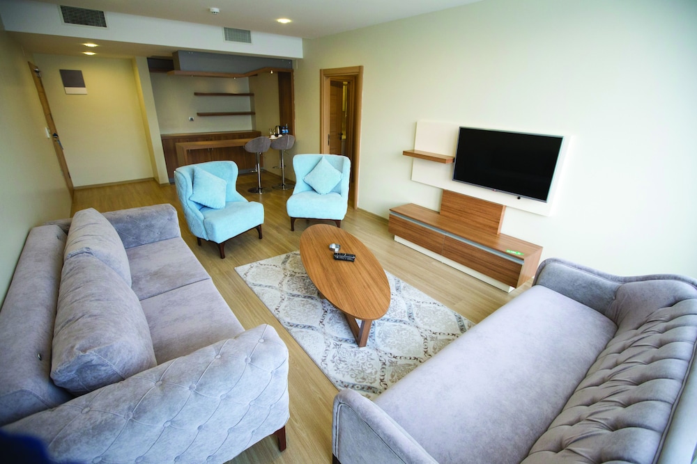 ALESHA SUITE HOTEL 18/39