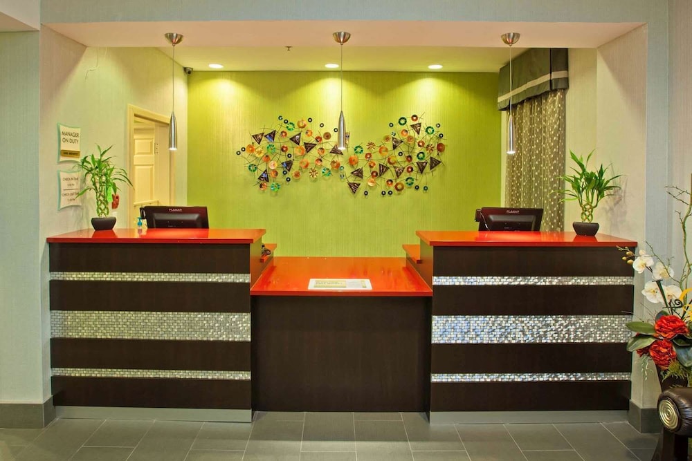 La Quinta Inn & Suites by Wyndham Lebanon 3/37