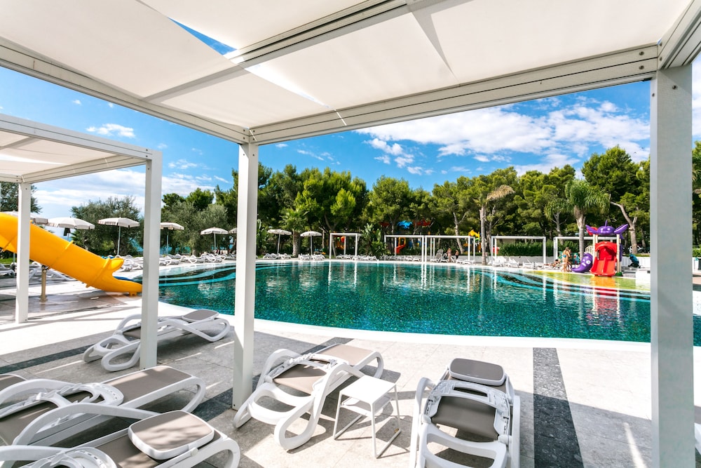 VILLAGGIO BAIA DEL MONACO 32/55