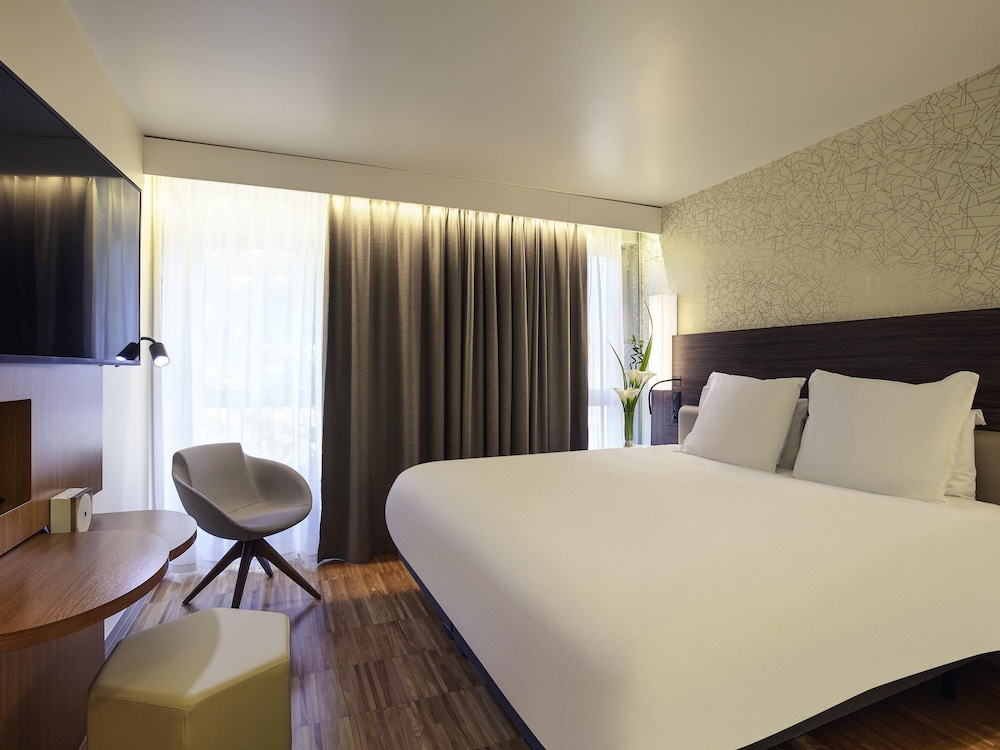 Mercure Paris Arc de Triomphe Etoile 28/72