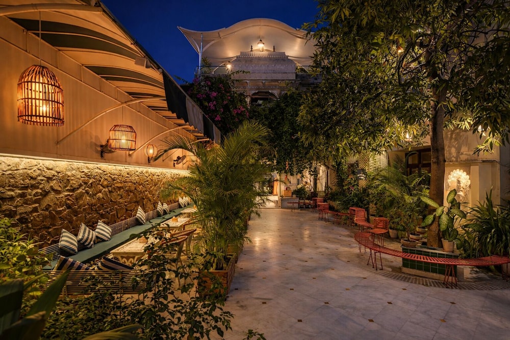 Hotel Swaroop Vilas 44/49