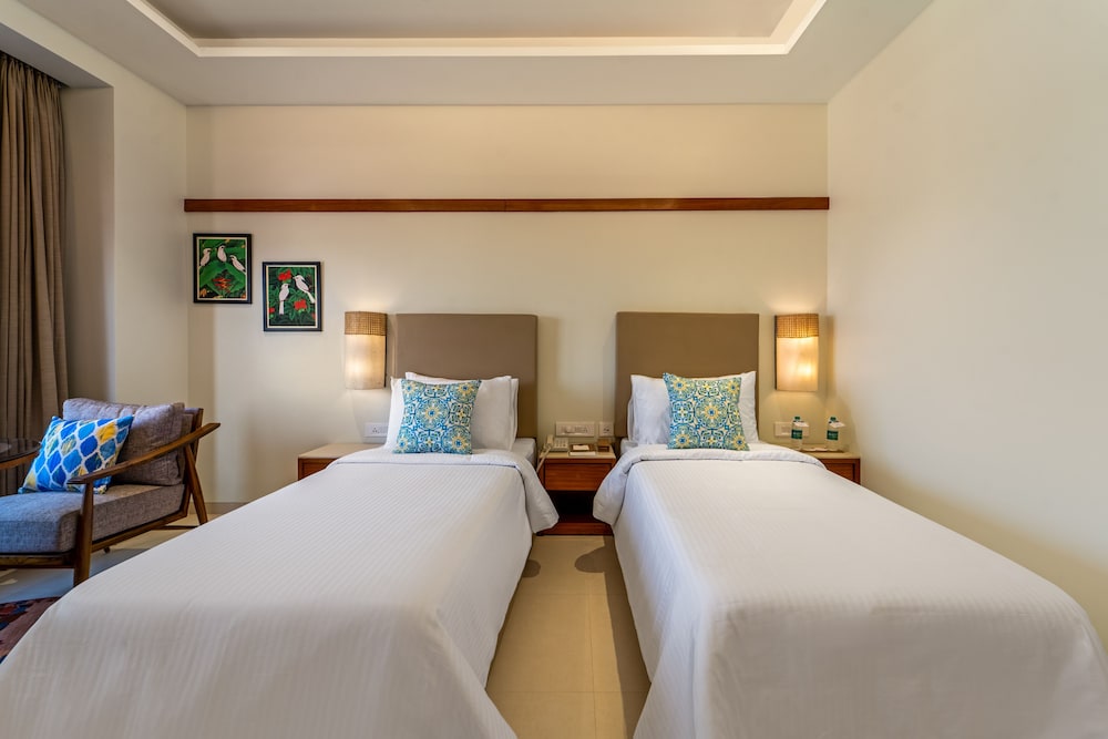Shyama Sarovar Portico 30/64