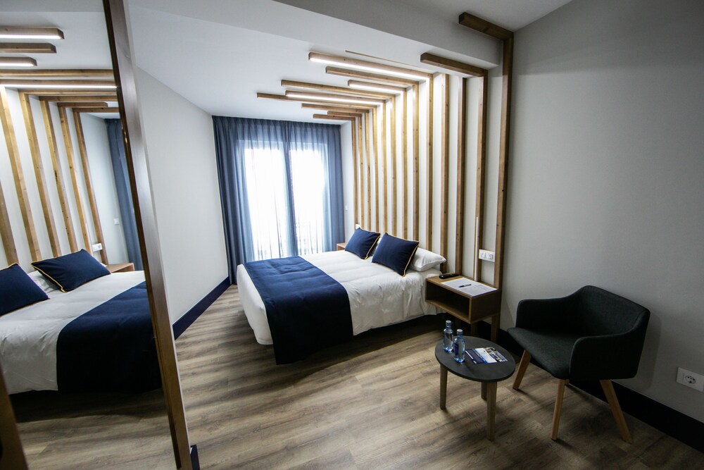 Hotel Playa De Camariñas 10/65