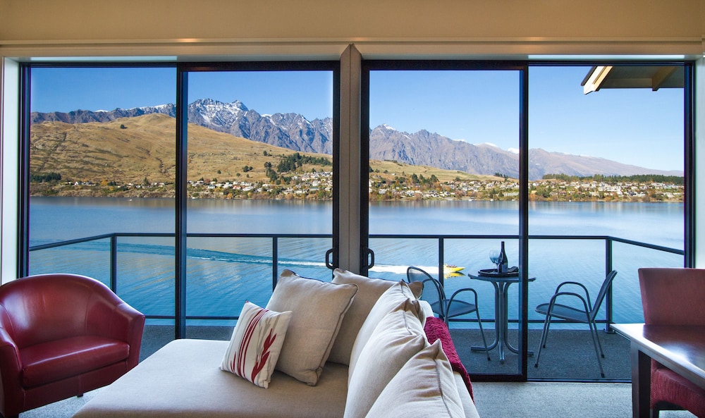 Villa del Lago 10/50