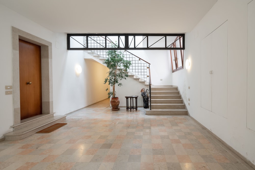 Garden Apartment 23/37