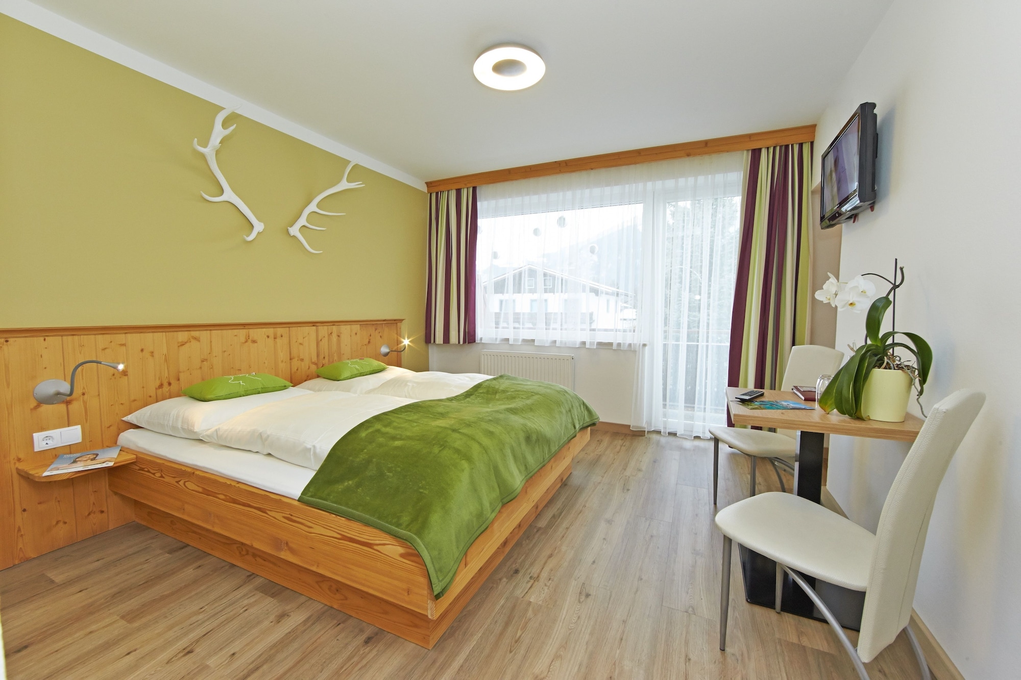 COMFORT, DOUBLE BED, MOUNTAIN VIEW, BALCONY