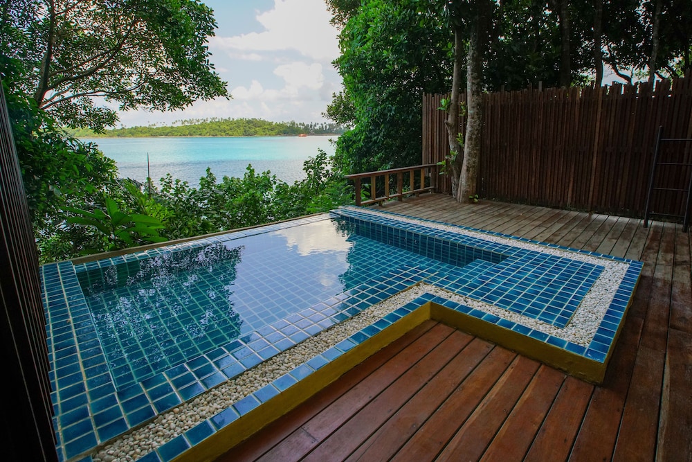 Captain Hook Resort Koh Kood 12/66