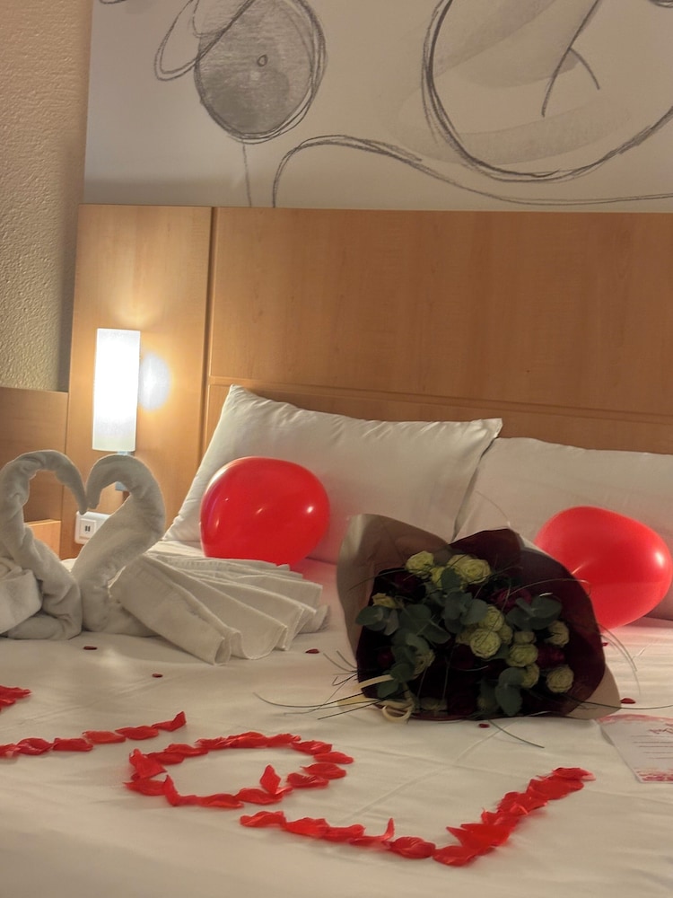 B&B HOTEL Le Mans Centre Cathedrale 25/50
