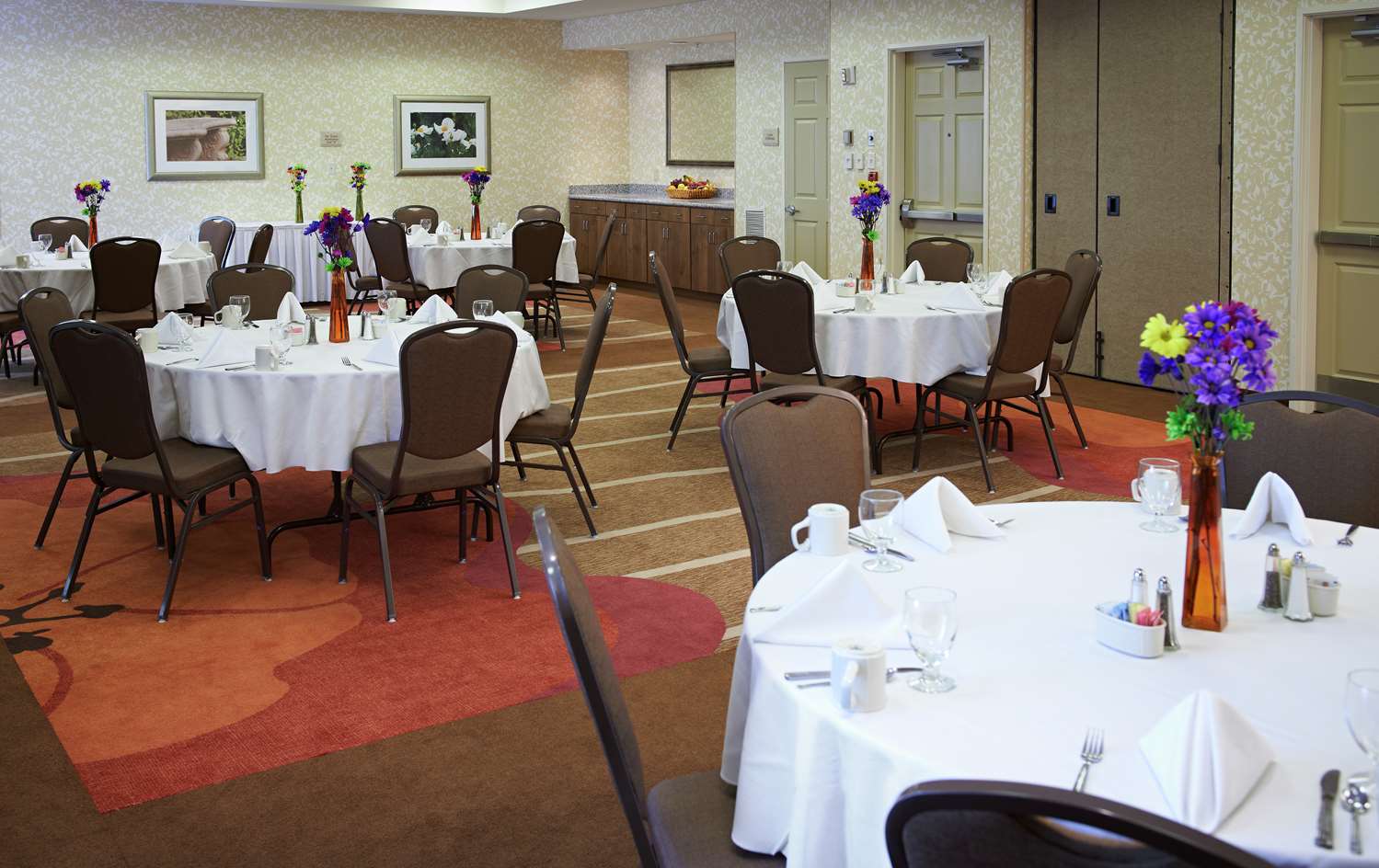 restaurant cafeteria