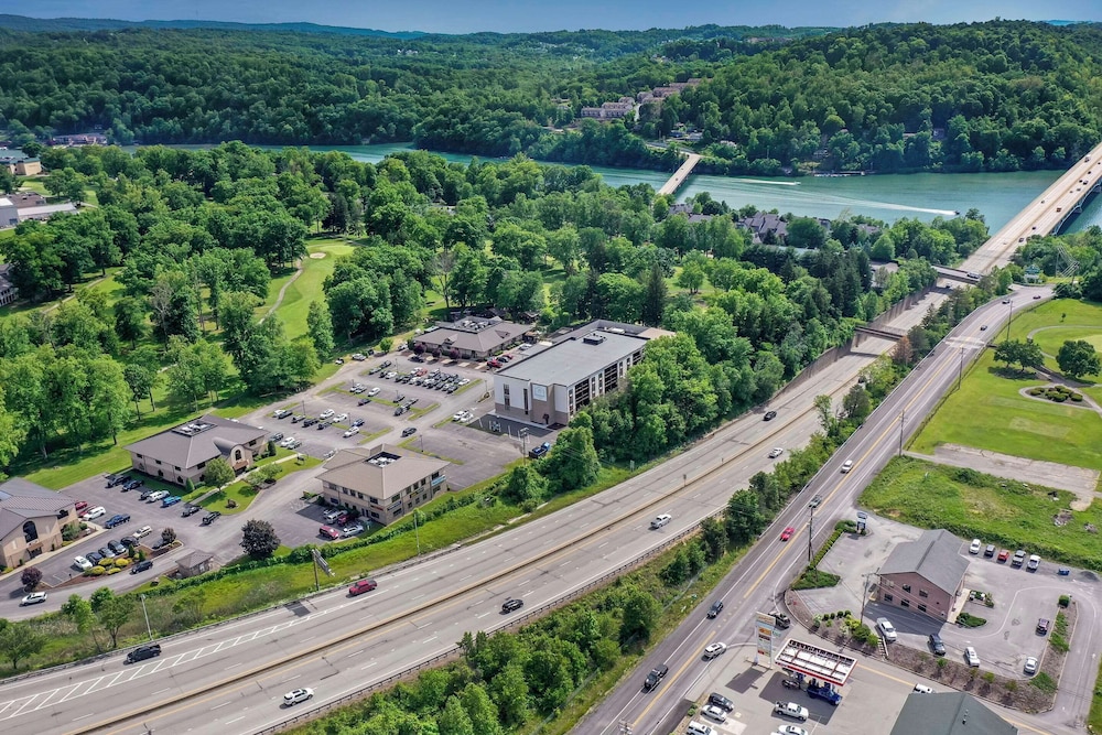 The Cranberry Ascend Hotel Collection 63/65