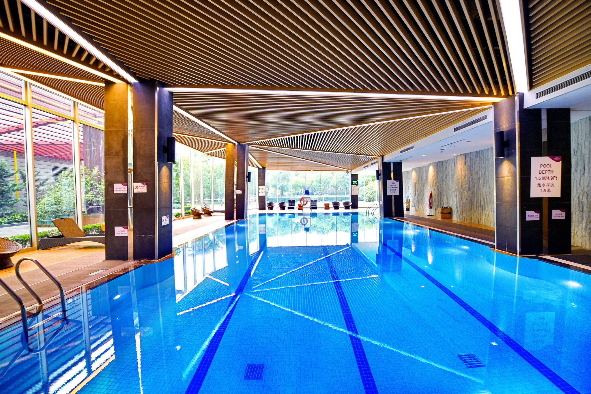 Crowne Plaza Shanghai Xiayang Lake 24/50