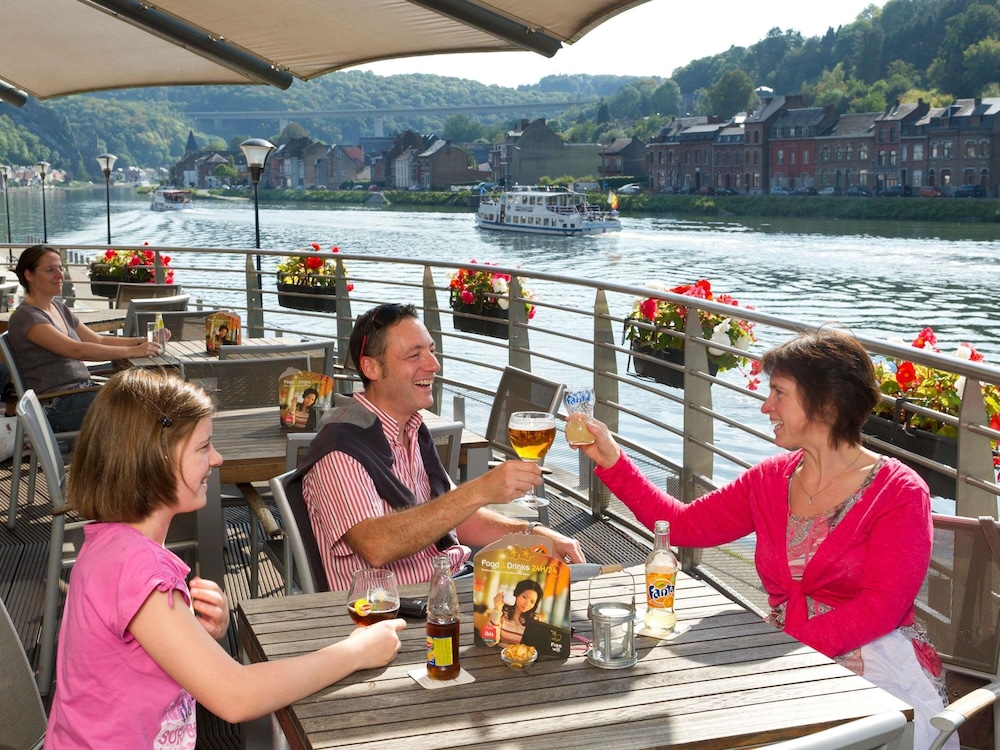 Ibis Dinant Centre 37/46