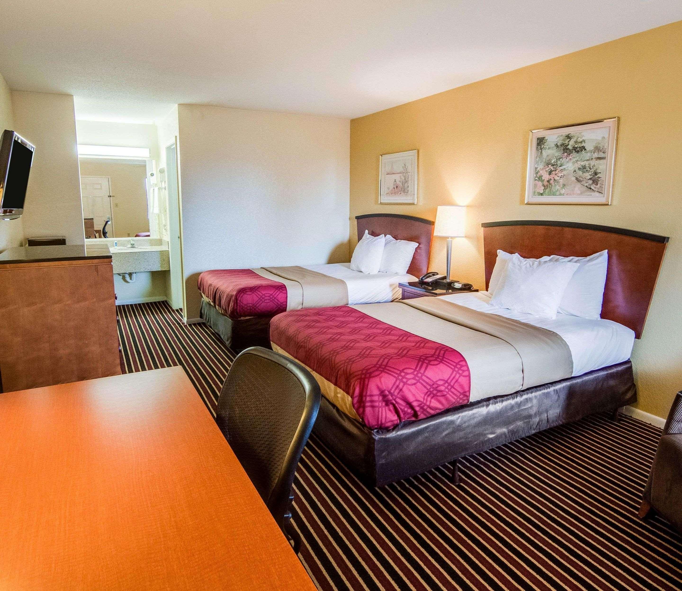 ROOM, 2 DOUBLE BEDS, SMOKING