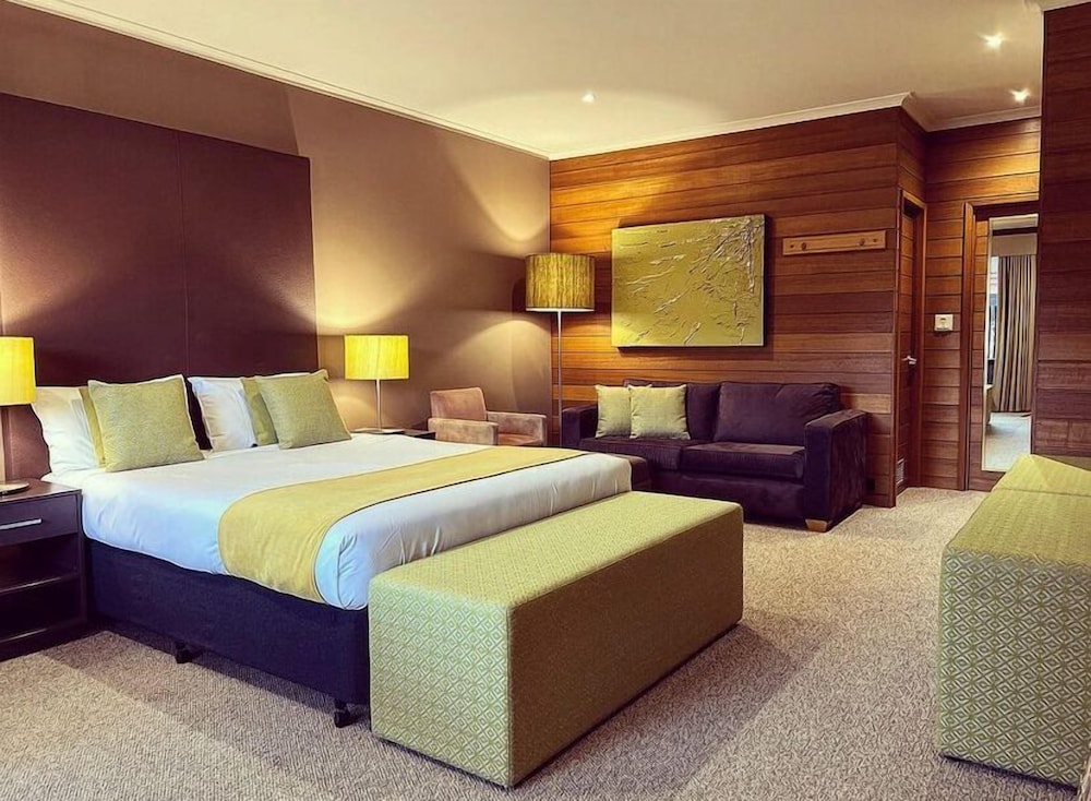 Spa, Executive, Queen Bed