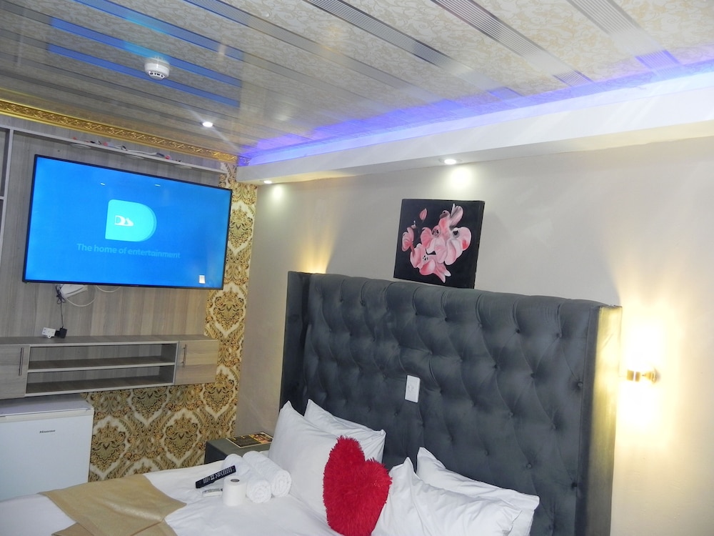 Gold Crown International Hotel 39/50