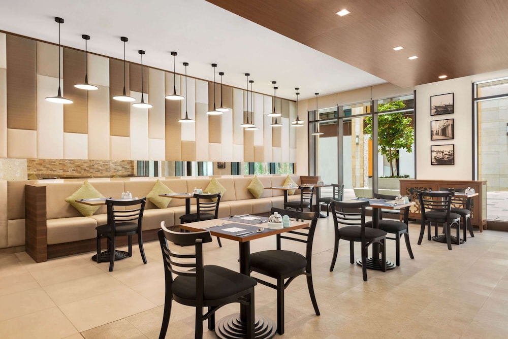 ibis Styles Dubai Gold District 36/50