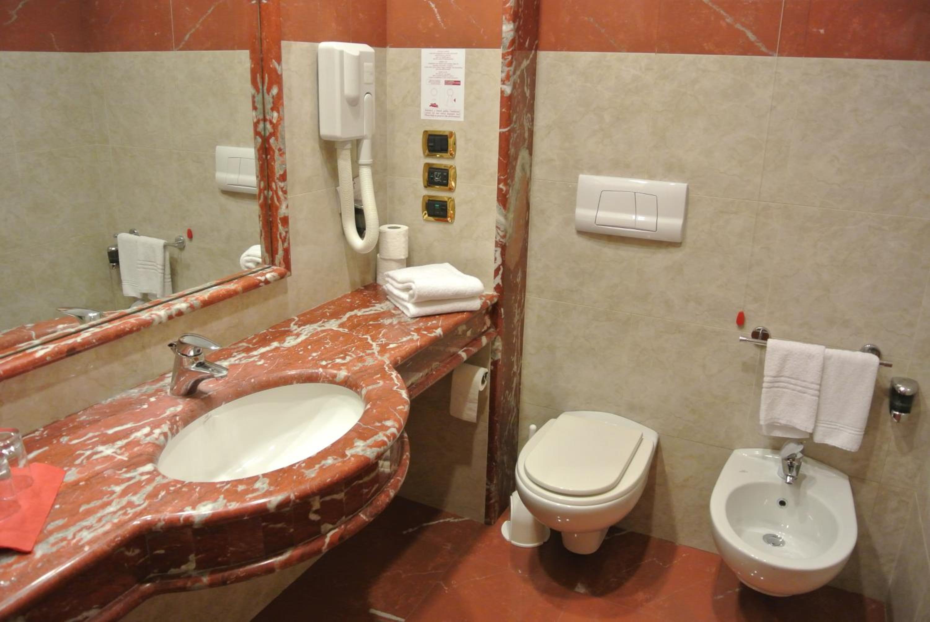 غرفة مزدوجة سوبيريور بشرفة، Grand Hotel La Chiusa Di Chietri 8/10