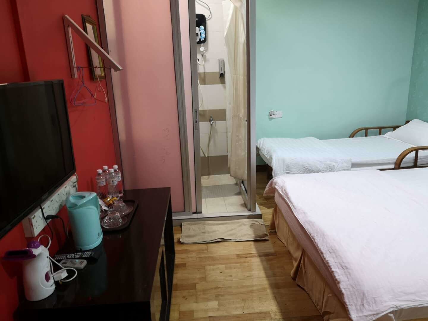 FAMILY, MULTIPLE BEDS, PRIVATE BATHROOM