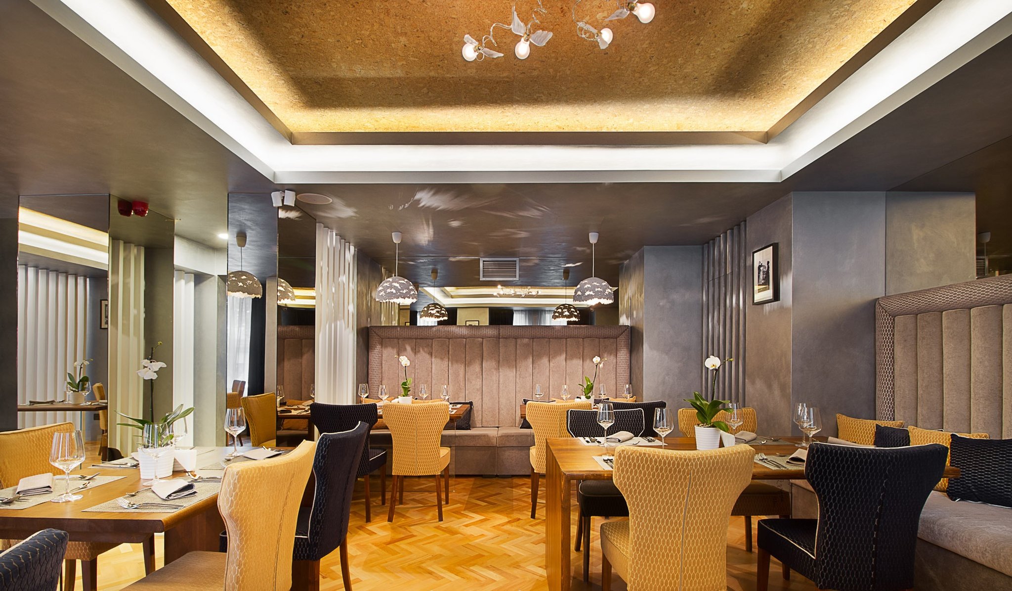 Venis Boutique Residence 23/25