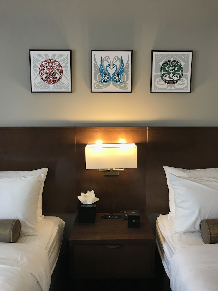 Edgewater Hotel 26/66