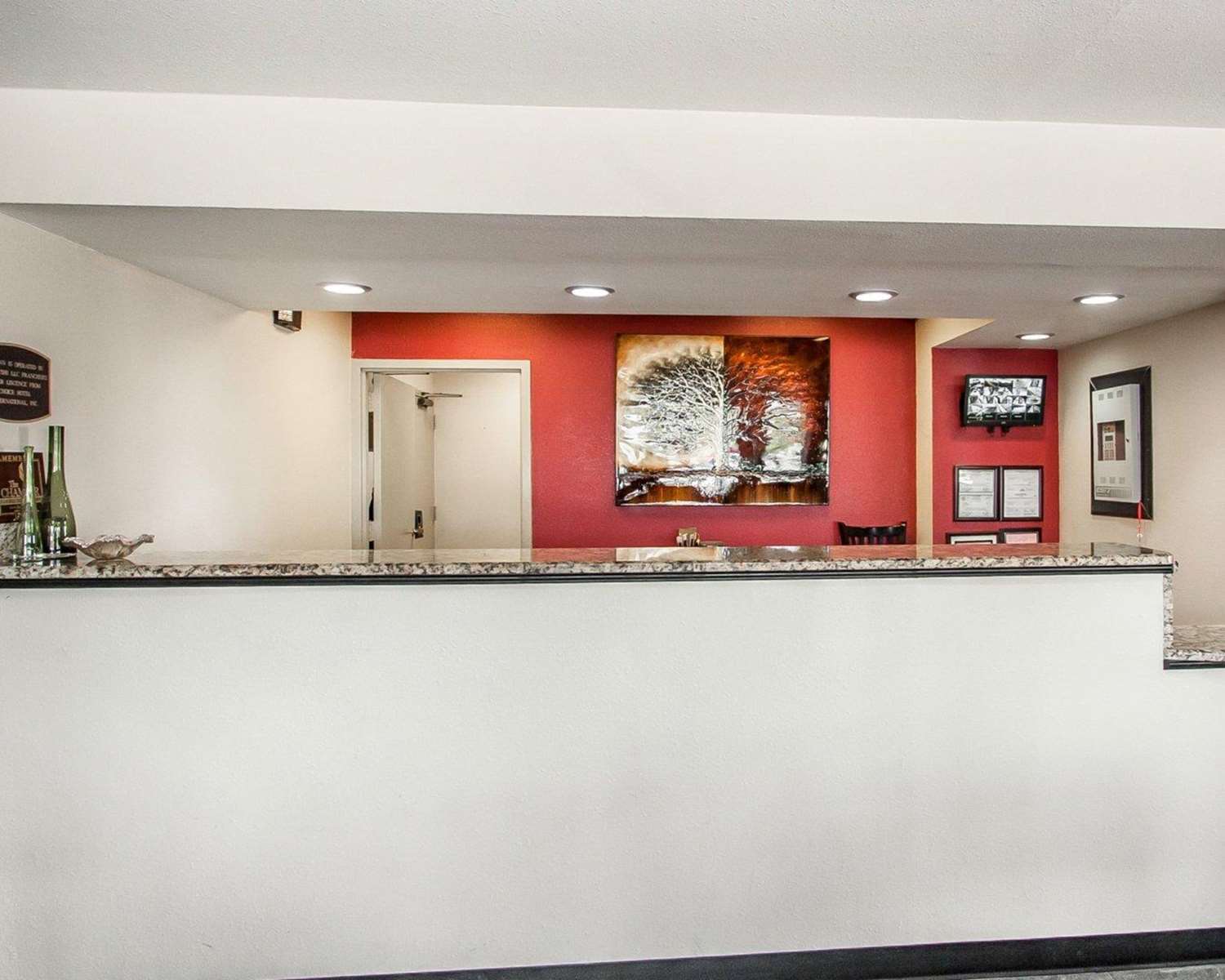 Econo Lodge Inn & Suites Jackson Northwest 5/38